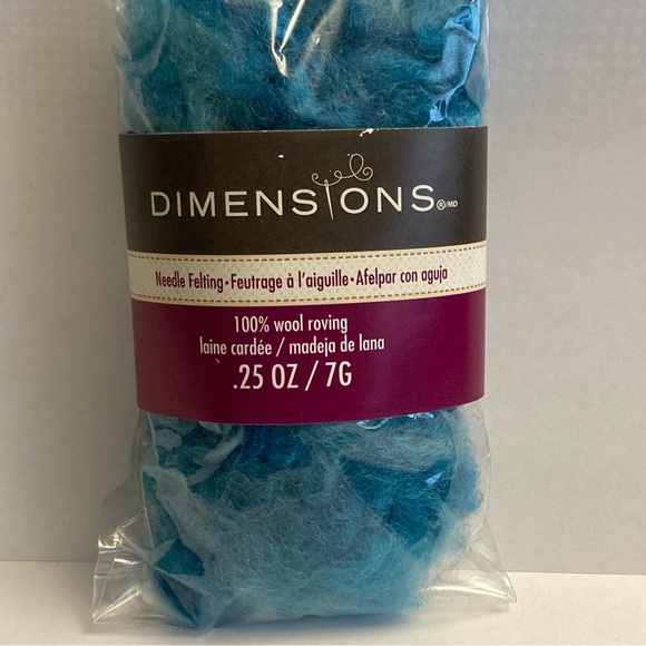 6 Dimensions FeltWorks 100% Wool Turquoise Curly Roving 0.25oz Needle Felting - Picture 1 of 15